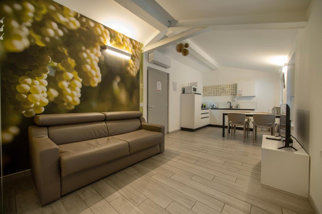 Cityu - Grazioli 27 Trento Centro Con Parcheggio Privato Gratuito Екстер'єр фото
